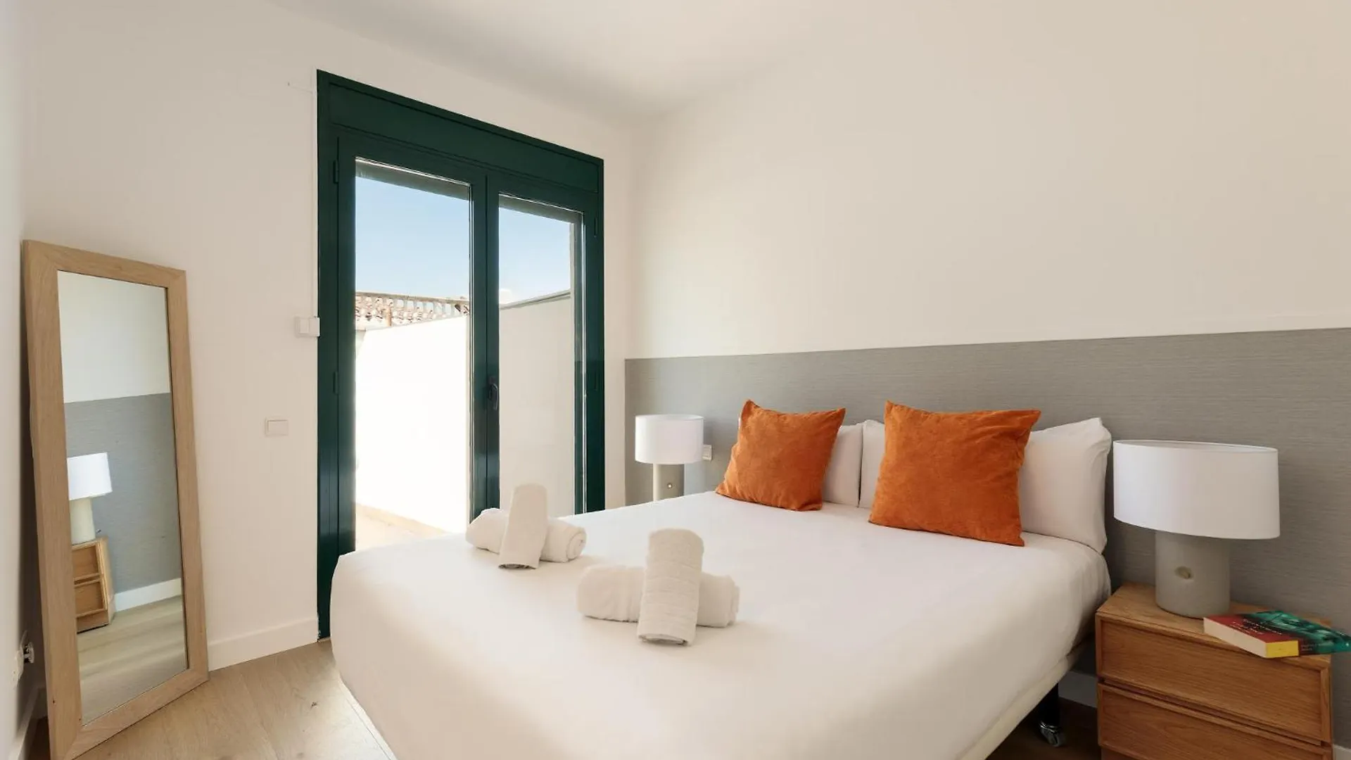 Ola Living Merce Barcelona 0*,  Spanyolország